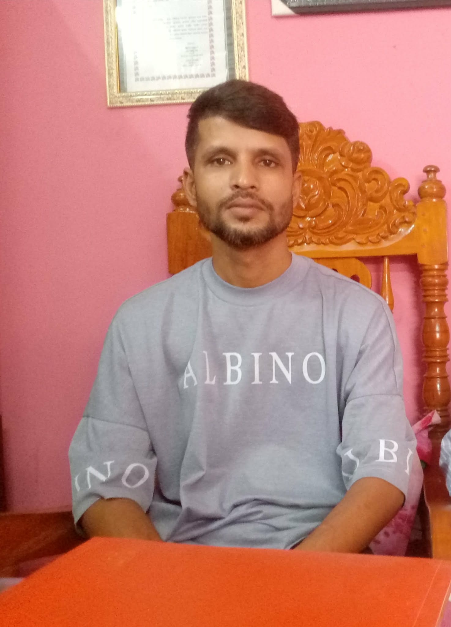 নিজস্ব সময়ের এক দৃশ্য