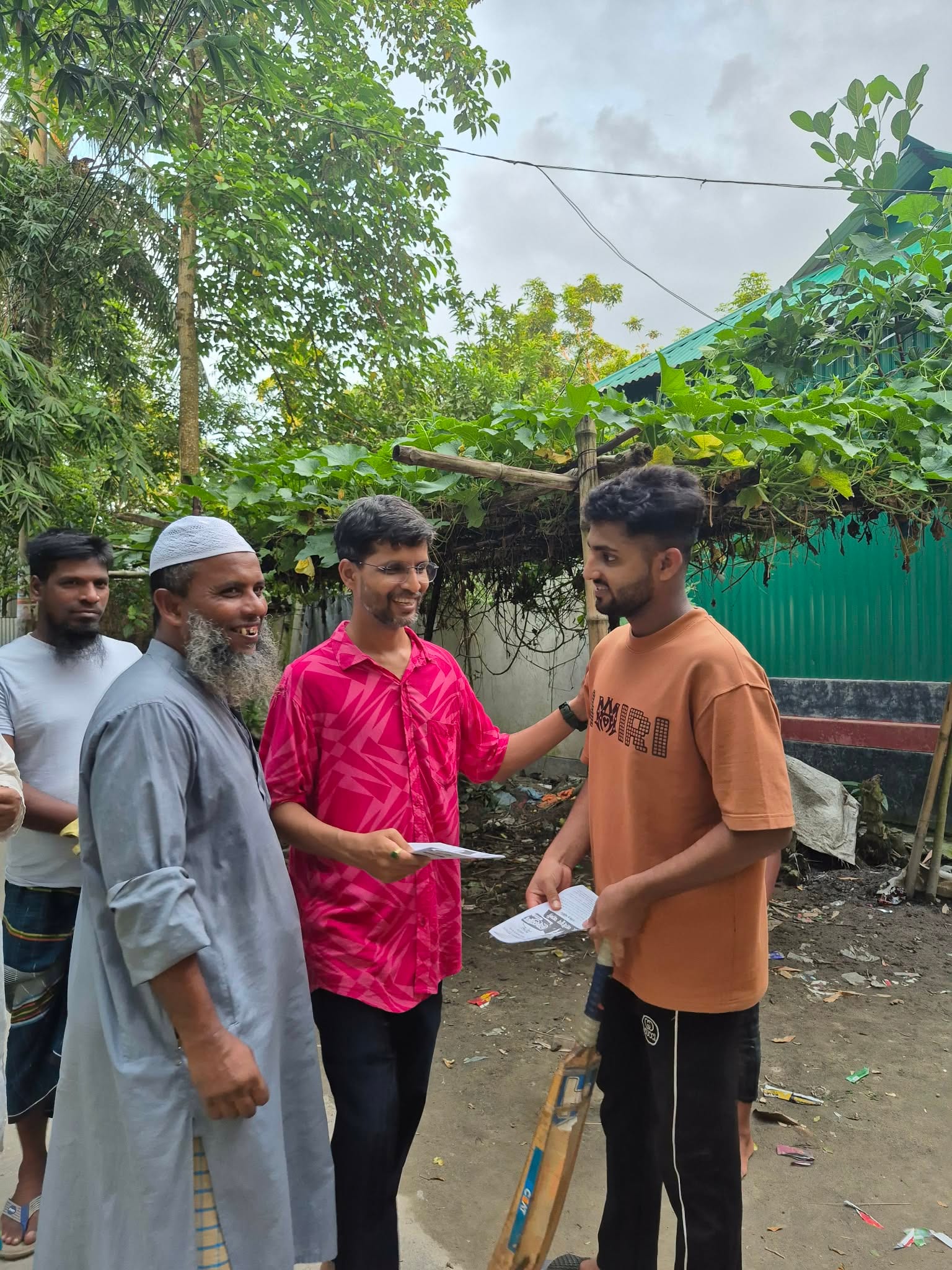 মাঠের মানুষের সঙ্গে সময়
